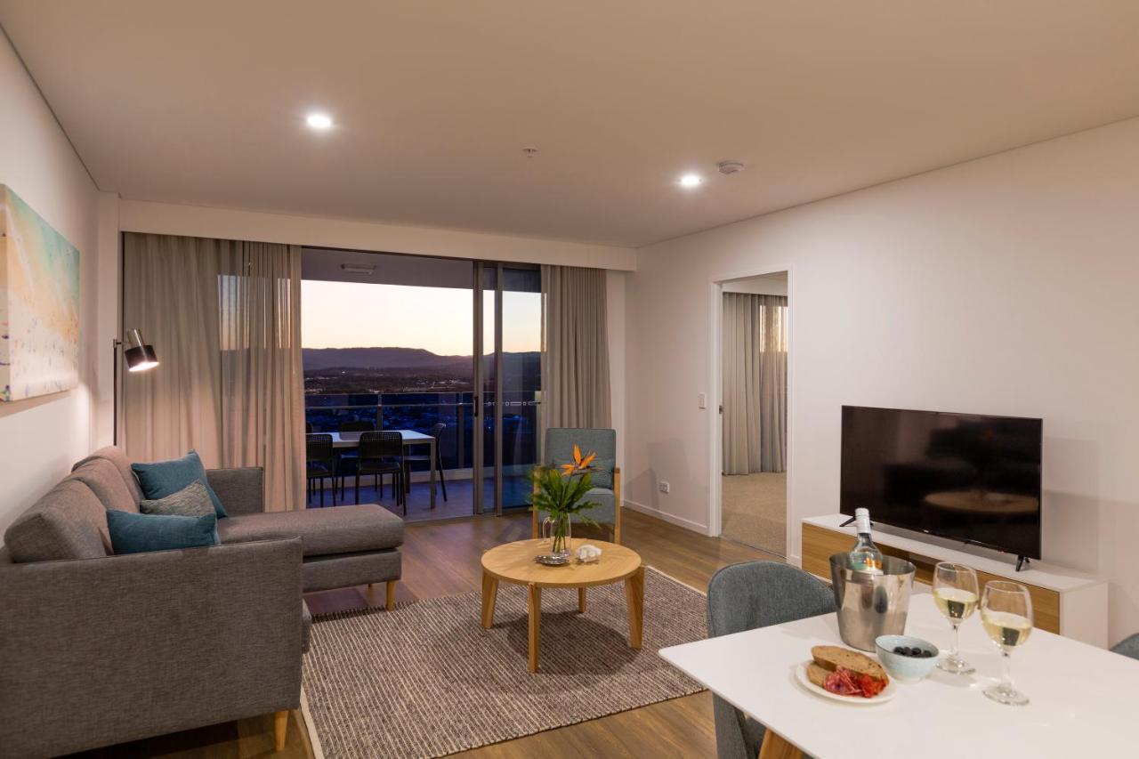 Sky Broadwater Apartments Southport ภายนอก รูปภาพ