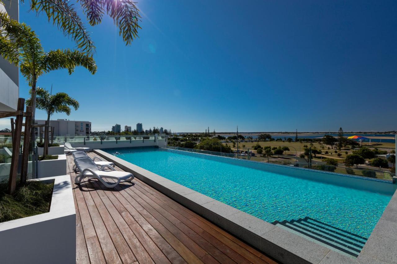 Sky Broadwater Apartments Southport ภายนอก รูปภาพ