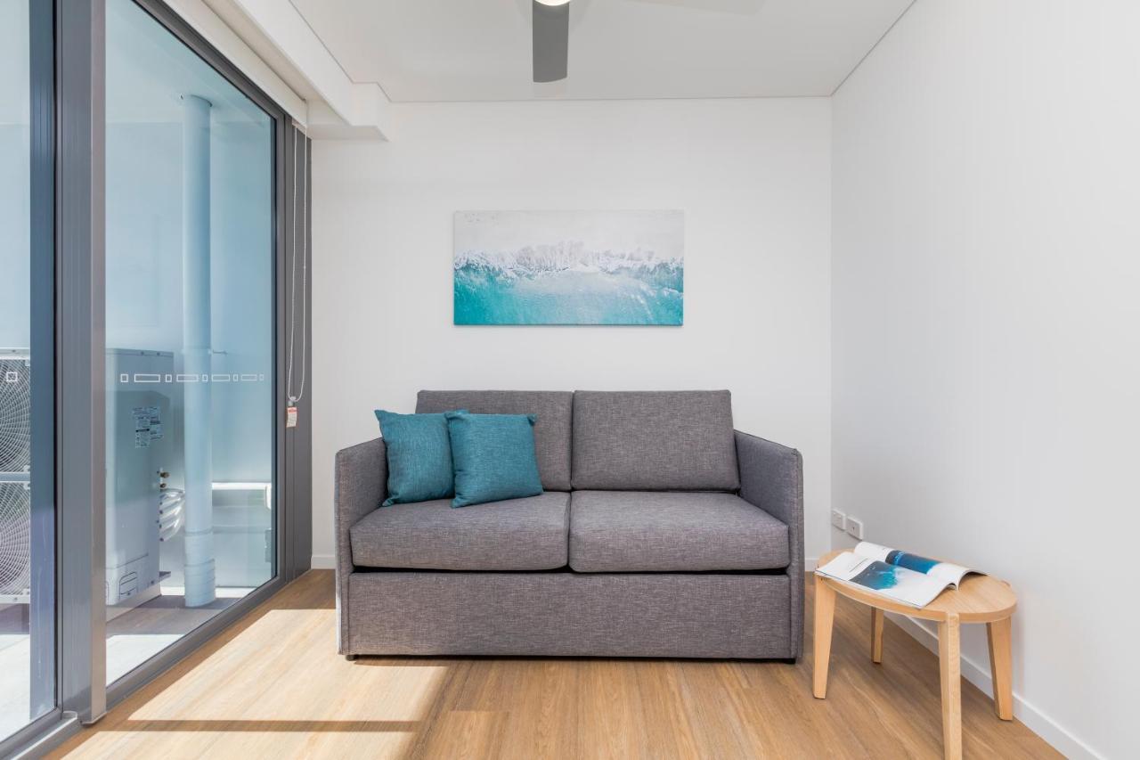 Sky Broadwater Apartments Southport ภายนอก รูปภาพ