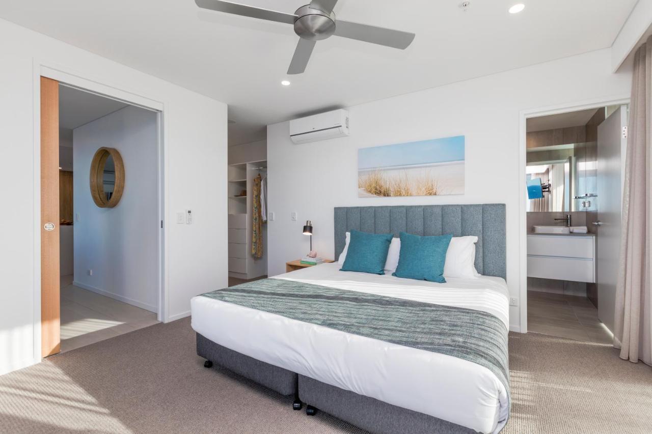 Sky Broadwater Apartments Southport ภายนอก รูปภาพ