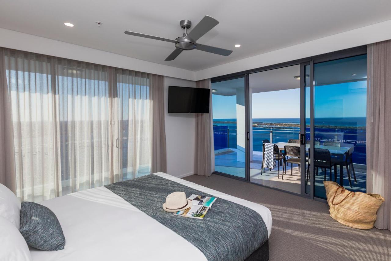 Sky Broadwater Apartments Southport ภายนอก รูปภาพ