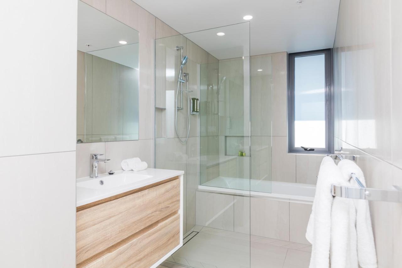 Sky Broadwater Apartments Southport ภายนอก รูปภาพ
