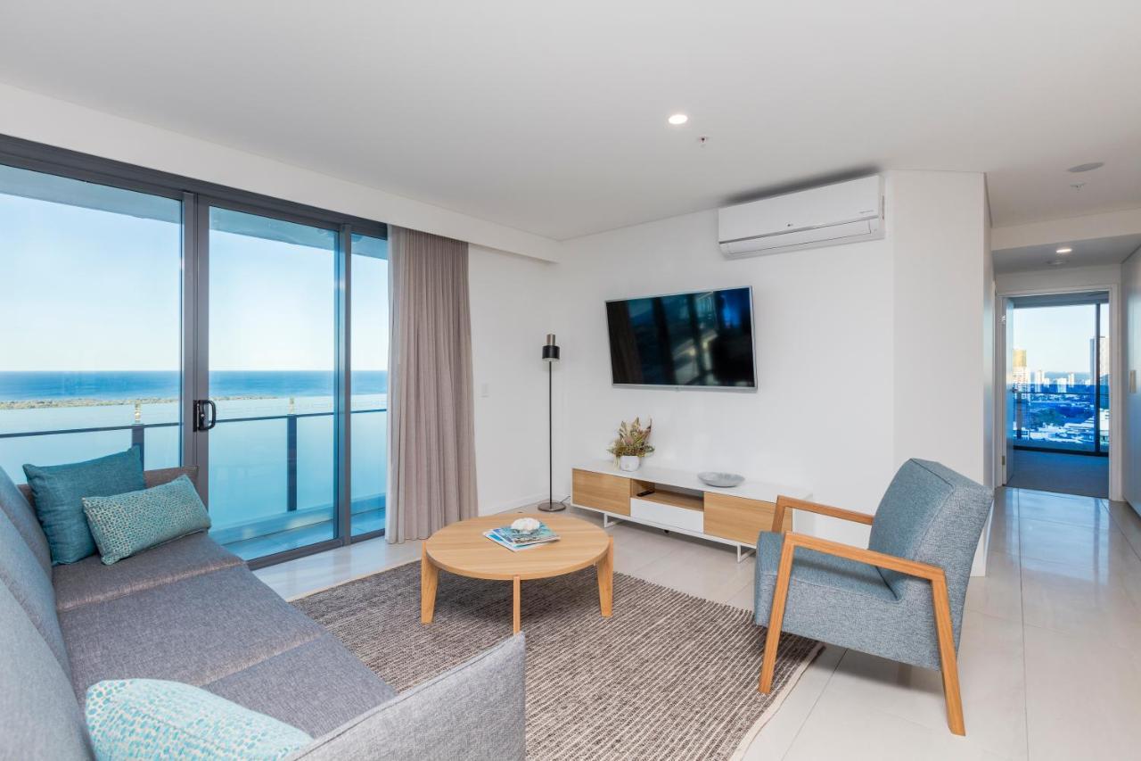 Sky Broadwater Apartments Southport ภายนอก รูปภาพ