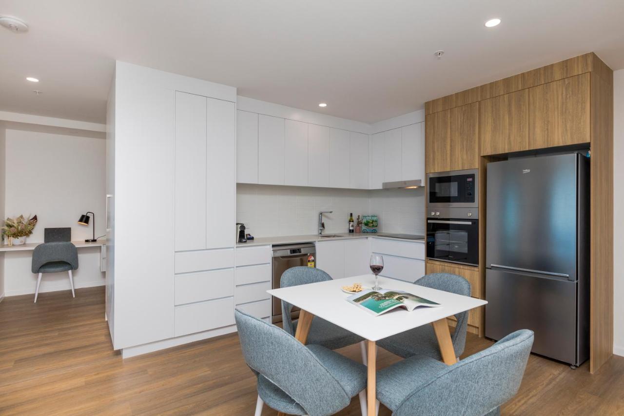 Sky Broadwater Apartments Southport ภายนอก รูปภาพ