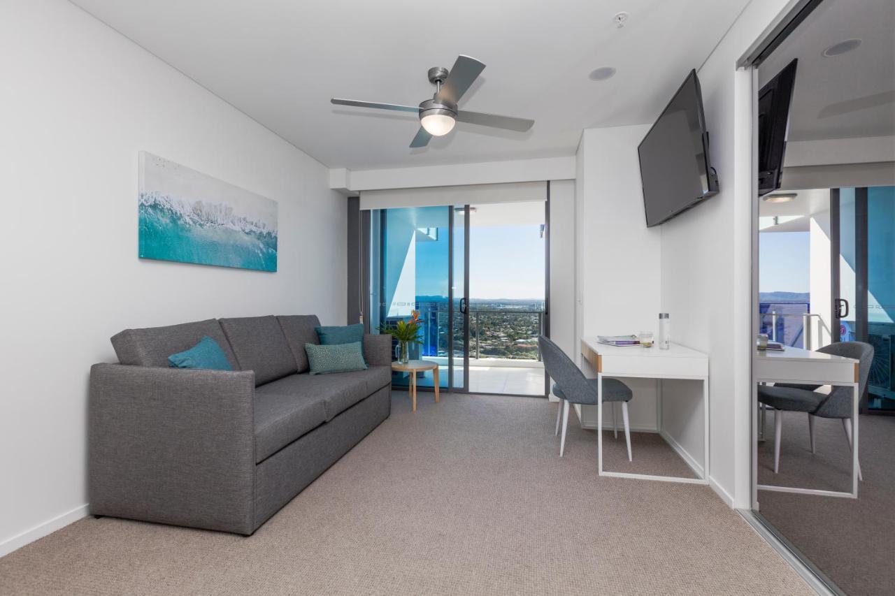 Sky Broadwater Apartments Southport ภายนอก รูปภาพ